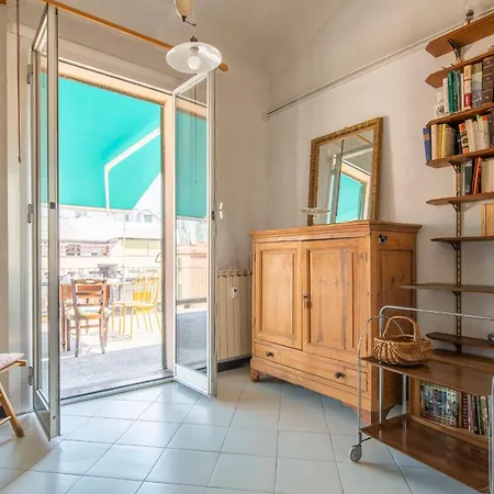 Apartament La Terrazza In Centro, Genua